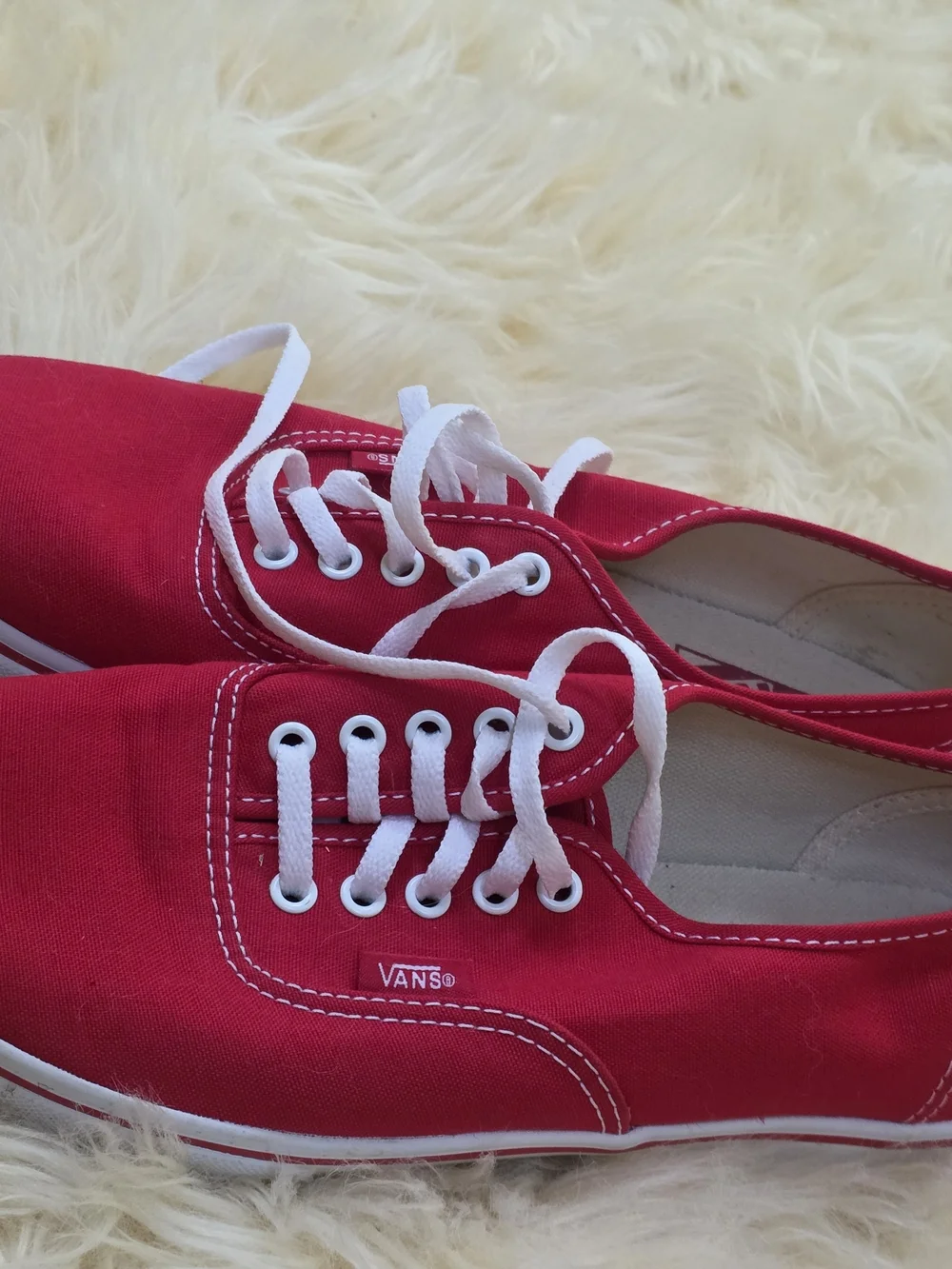 Vans Red Canvas Low-Top Sneakers with White Laces Men's 7 Like New